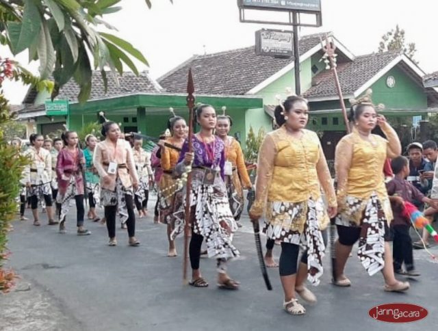 Kirab Saparan Bekakak Ambarketawang