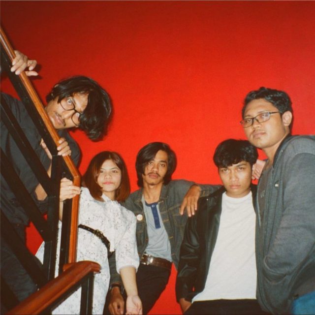 Personel Cyrcle Fox Rilis Video Musik Single Vintage Virgin