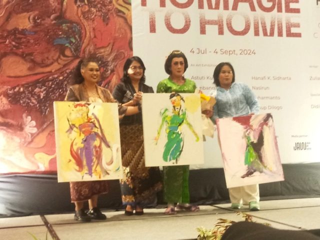 Didik Nini Thowok Pameran Seni Homage To Home GRAMM Hotel